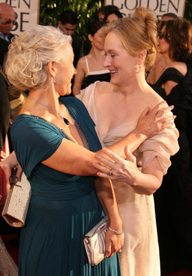  07 Golden Globes Meryl & Helen