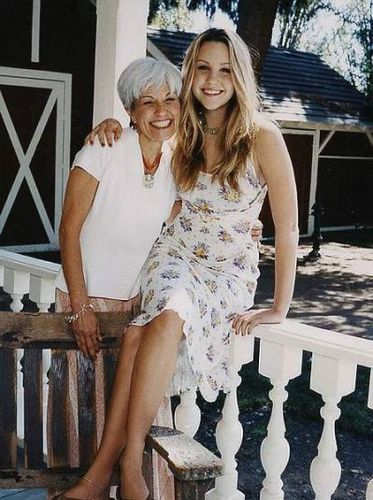  Amanda Bynes and her Mom (cute