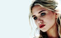 Ashley Olsen - mary-kate-and-ashley-olsen wallpaper
