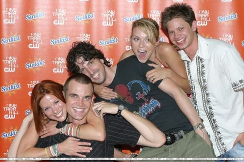  Danneel w/ some OTHers!