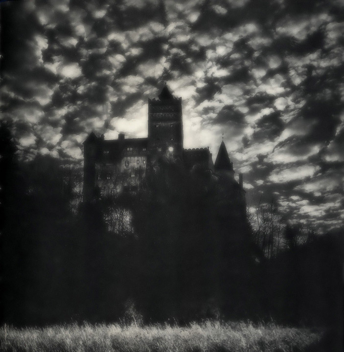 Dracula castle, Rumania - Europe Photo (610985) - Fanpop