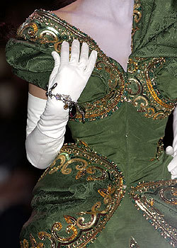  Fall 2004 Couture: Details