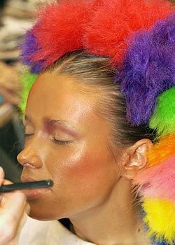 Fall 2005 Couture: Backstage