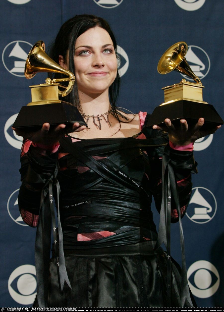 Grammy-Awards-evanescence-348302_900_1254.jpg