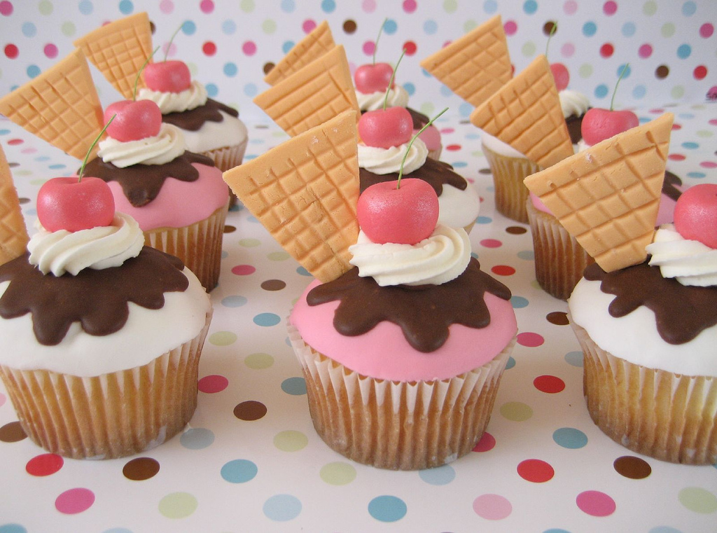 Happy early birthday to Cammy!<33 Ice-Cream-Cupcake-cupcakes-395902_1024_761
