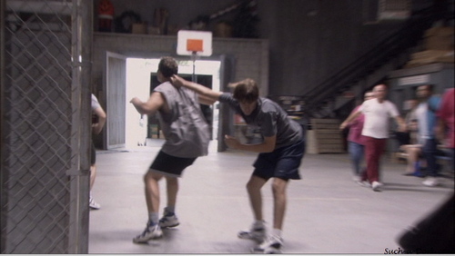  Jim/Pam/Roy in bola basket