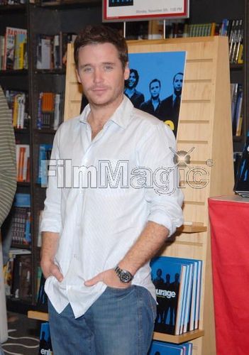  KEVIN CONNOLLY BOOK SIGNING