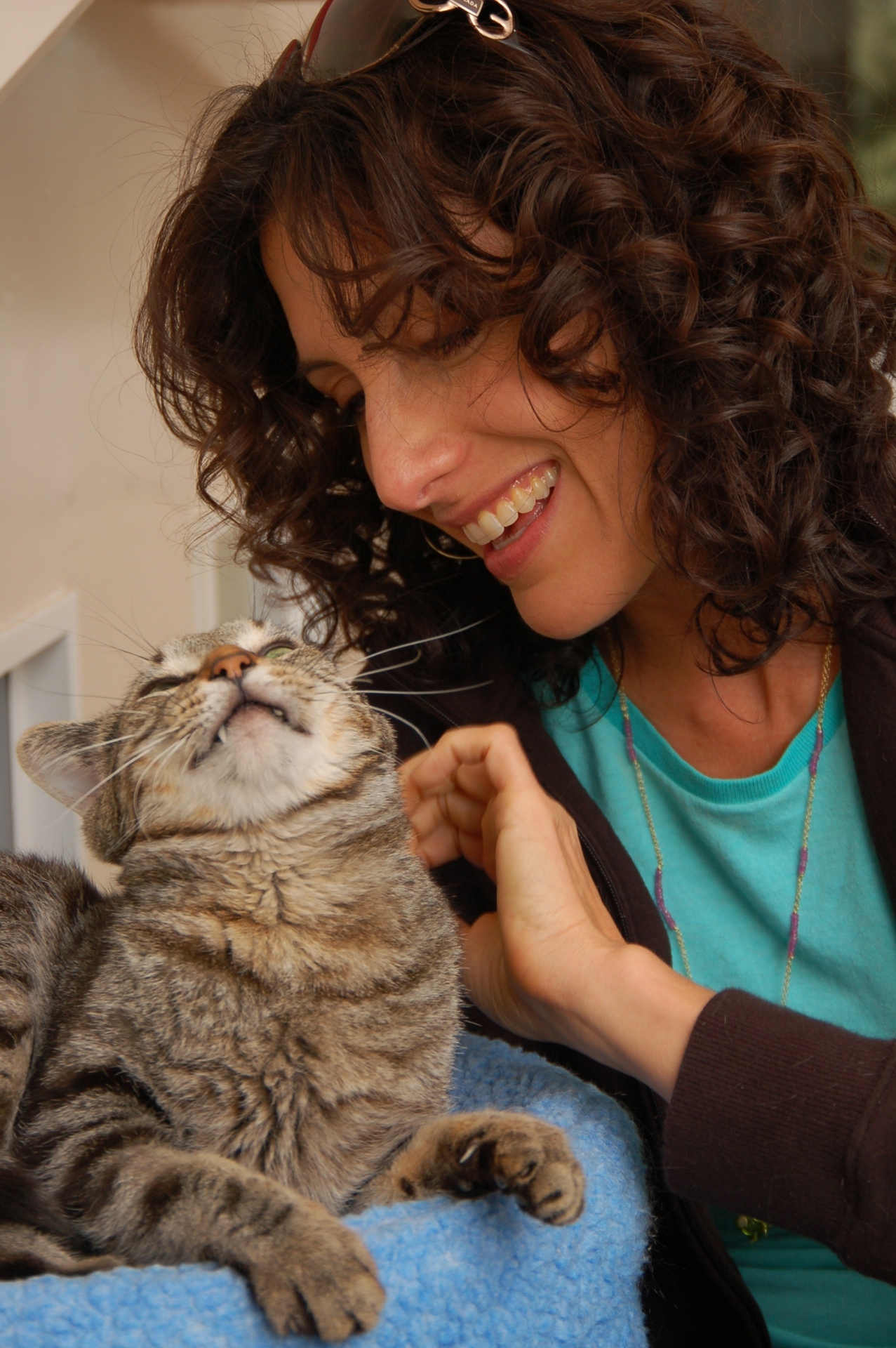 Lisa with cats lisa edelstein