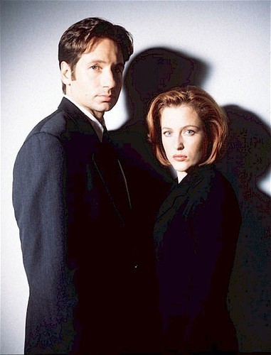 http://images.fanpop.com/images/image_uploads/Mulder-and-Scully-the-x-files-79092_381_500.jpg