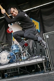  Pete Jumping