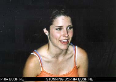  Sophia w// fans<333