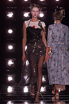  Spring 2001: Ready To Wear