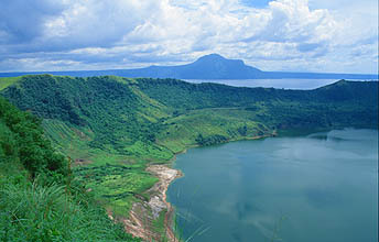  Taal vulcano Lake