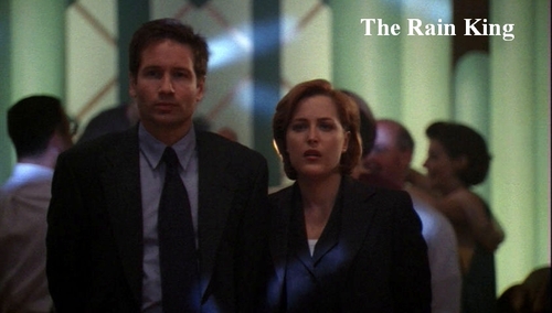 http://images.fanpop.com/images/image_uploads/The-X-Files-the-x-files-78327_500_284.jpg