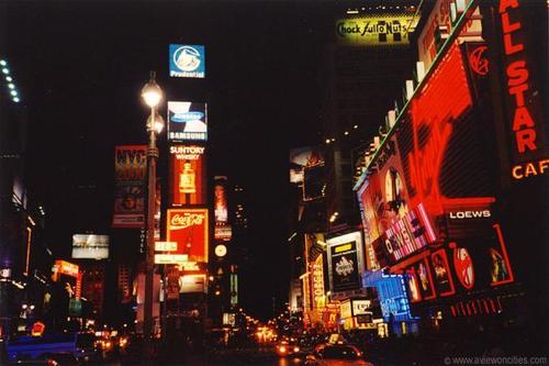  Times Square sa pamamagitan ng Night