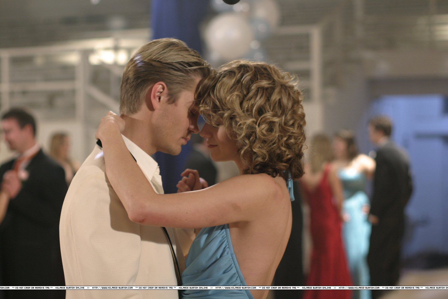 http://images.fanpop.com/images/image_uploads/lucas-and-peyton-one-tree-hill-56277_1500_1000.jpg