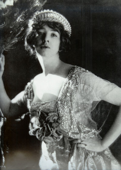 Gertrude Vanderbilt, American Vogue, 1917