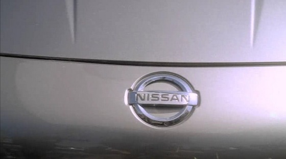  Susan (Teri Hatcher) sneaks behind some cars like this Nissan on Desperate Housewives