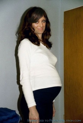 A very pregnan Nicole