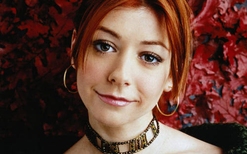 Alyson Hannigan Fan Club | Fansite with photos, videos, and more