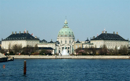 Amalienborg قلعہ