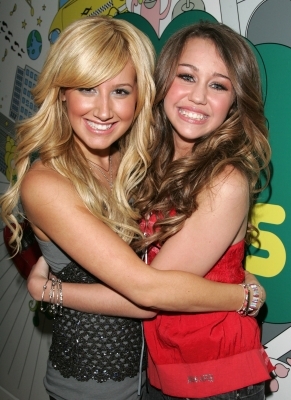  Ashley & Miley