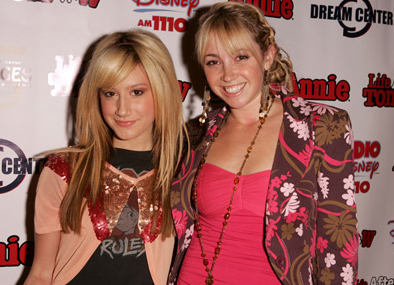  Ashley and Jennifer Tisdale