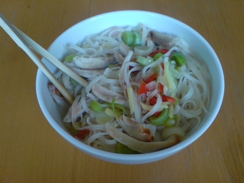  Asian chicken noodle 수프