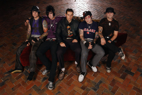  Avenged Sevenfold on the couch