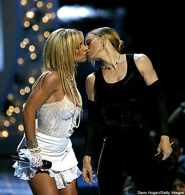  Britney & ম্যাডোনা