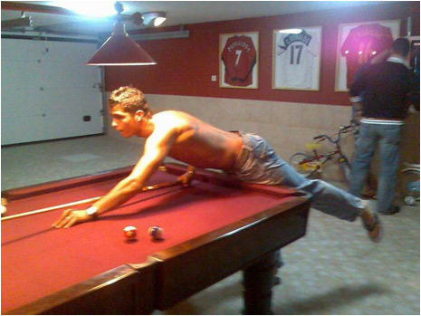  Cristiano Plays Pool