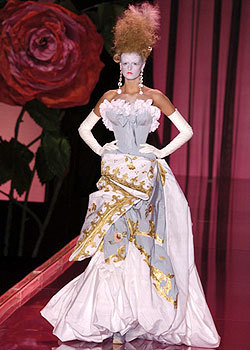 Christian Dior Fall 2010 Couture - Dior Photo (13975889) - Fanpop