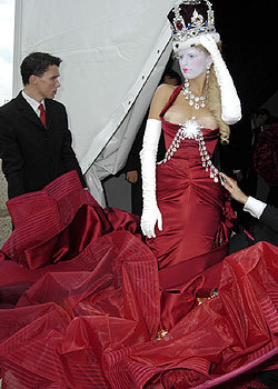 Fall 2004 Couture: Backstage