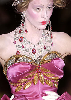  Fall 2004 Couture: Details