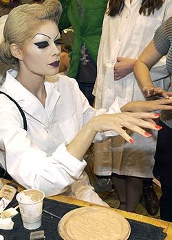 Fall 2005 Couture: Backstage