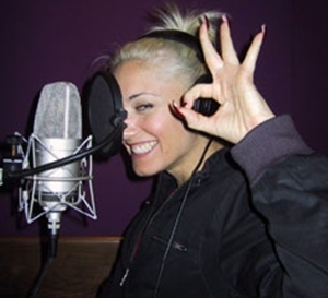  Gwen in studio