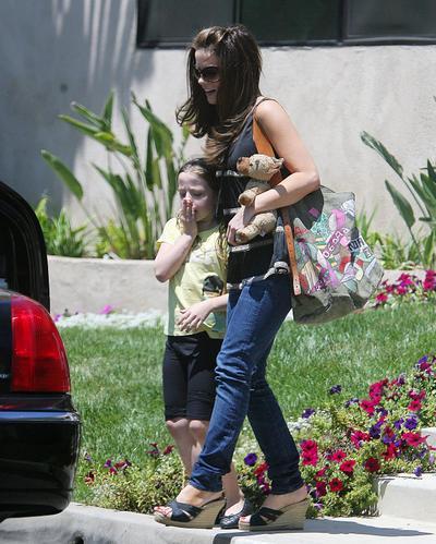  Kate Beckinsale and lily