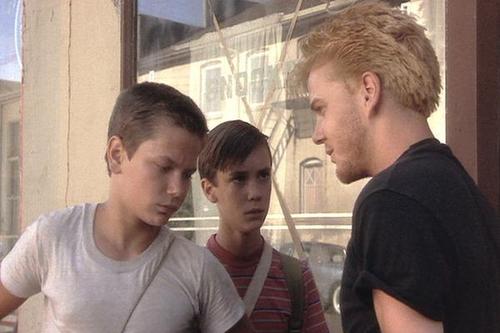  Kiefer with River Phoenix & Wil Wheaton in Stand kwa Me