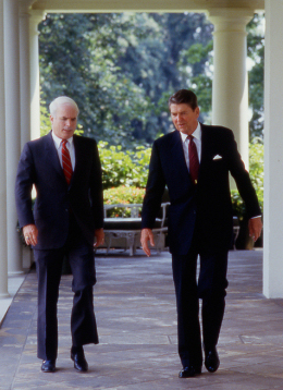  McCain with Reagan
