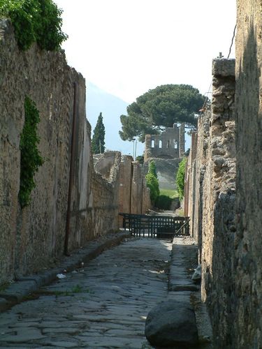  Pompeii, Italy