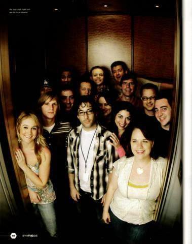  sopa Staff in an Elevator
