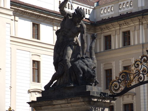  Statue at Prague قلعہ