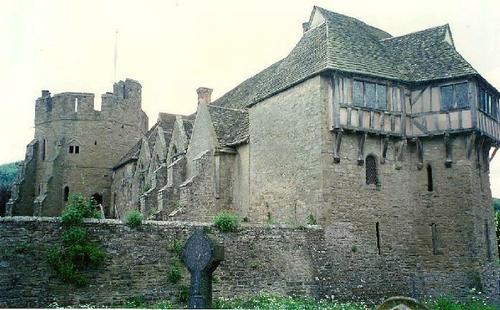  Stokesay قلعہ