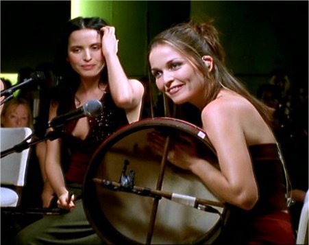  The Corrs unplugged